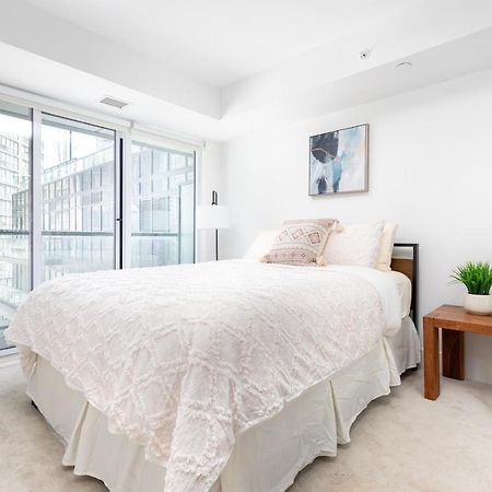 Upscale & Modern 2Bd + Den 2Ba Heart Of Downtown! Apartman Toronto Kültér fotó