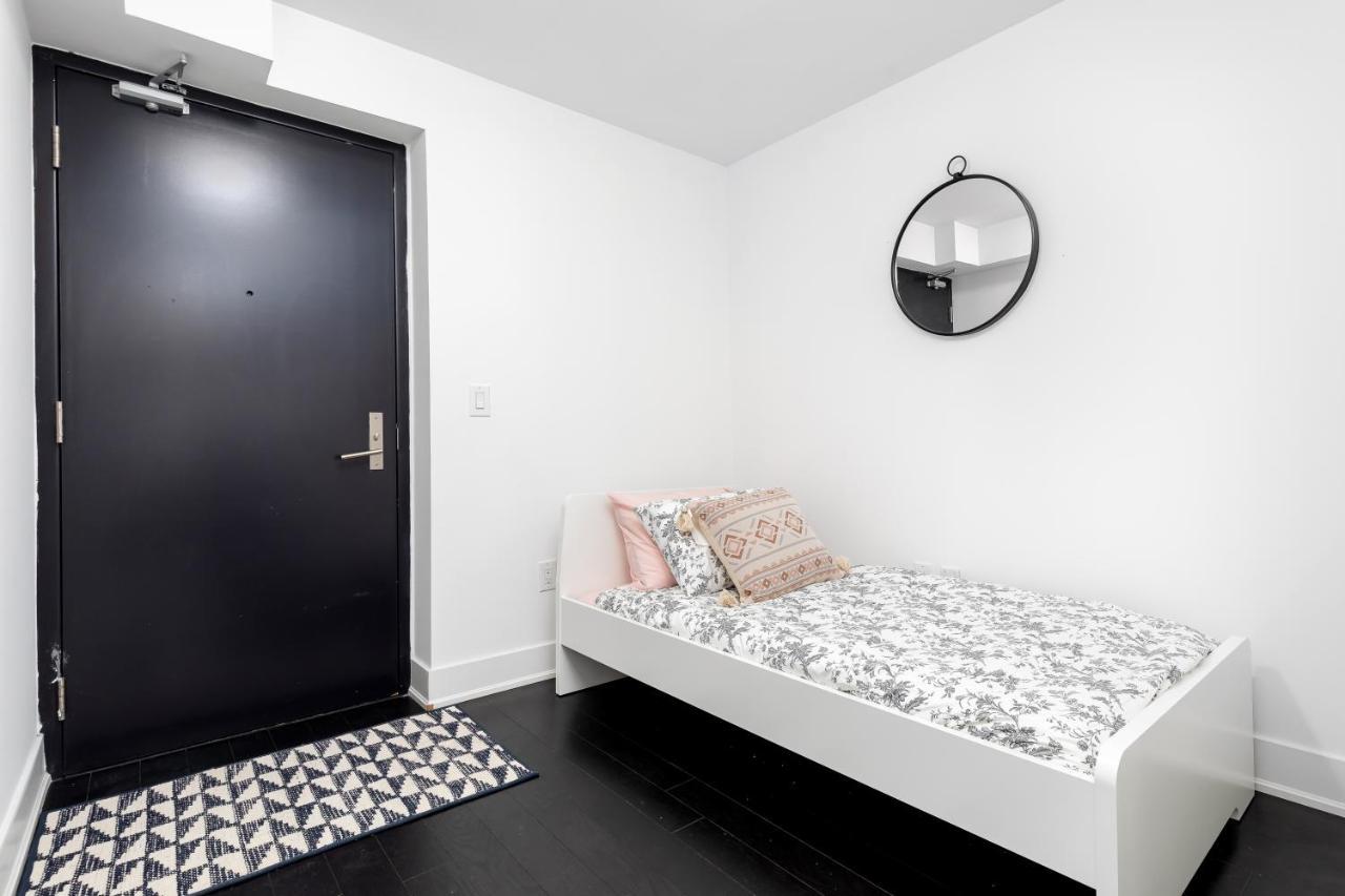 Upscale & Modern 2Bd + Den 2Ba Heart Of Downtown! Apartman Toronto Kültér fotó