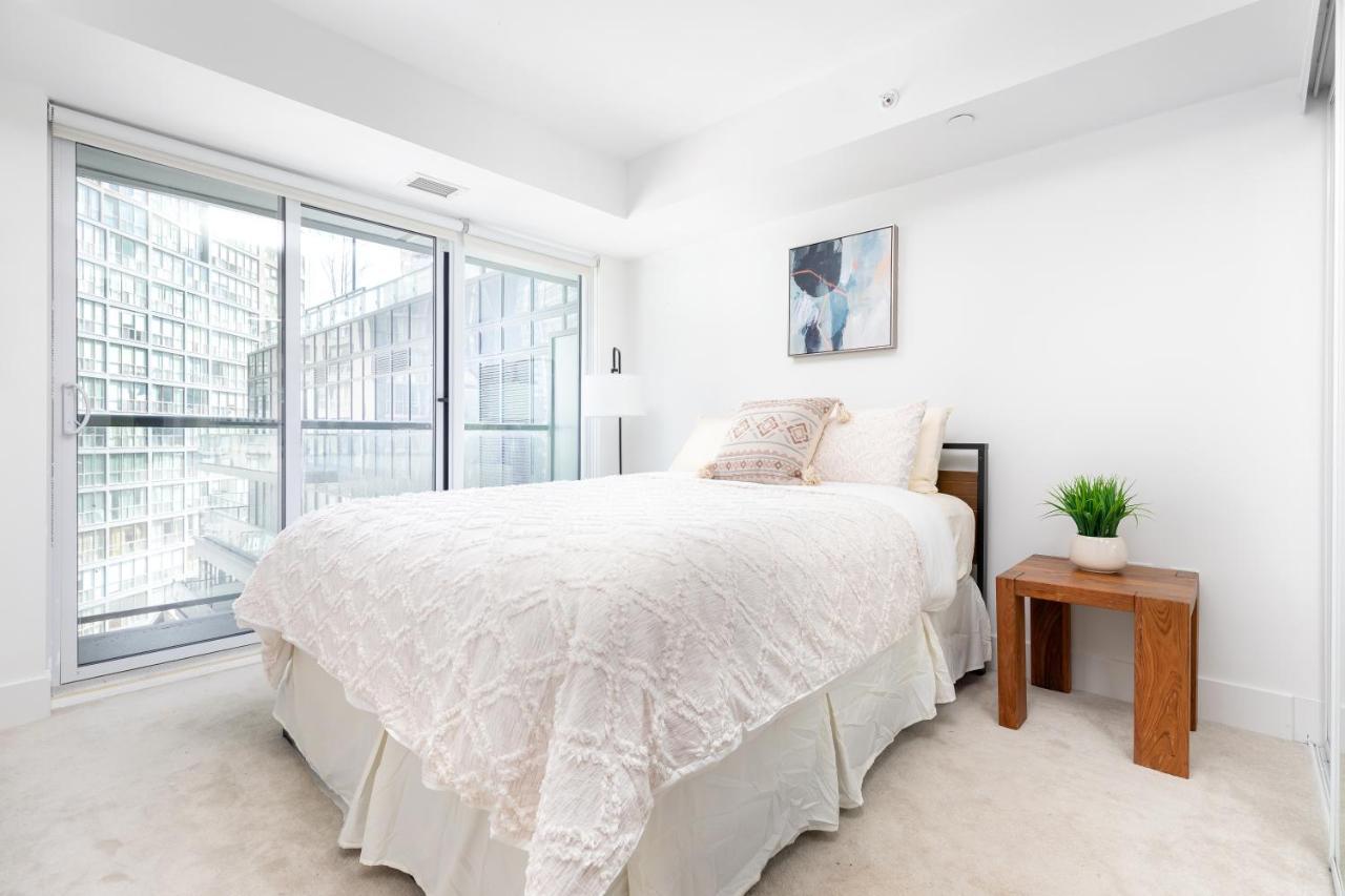Upscale & Modern 2Bd + Den 2Ba Heart Of Downtown! Apartman Toronto Kültér fotó